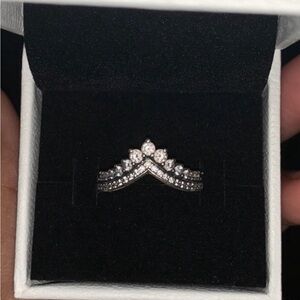 Elegant Silver Crown Ring
